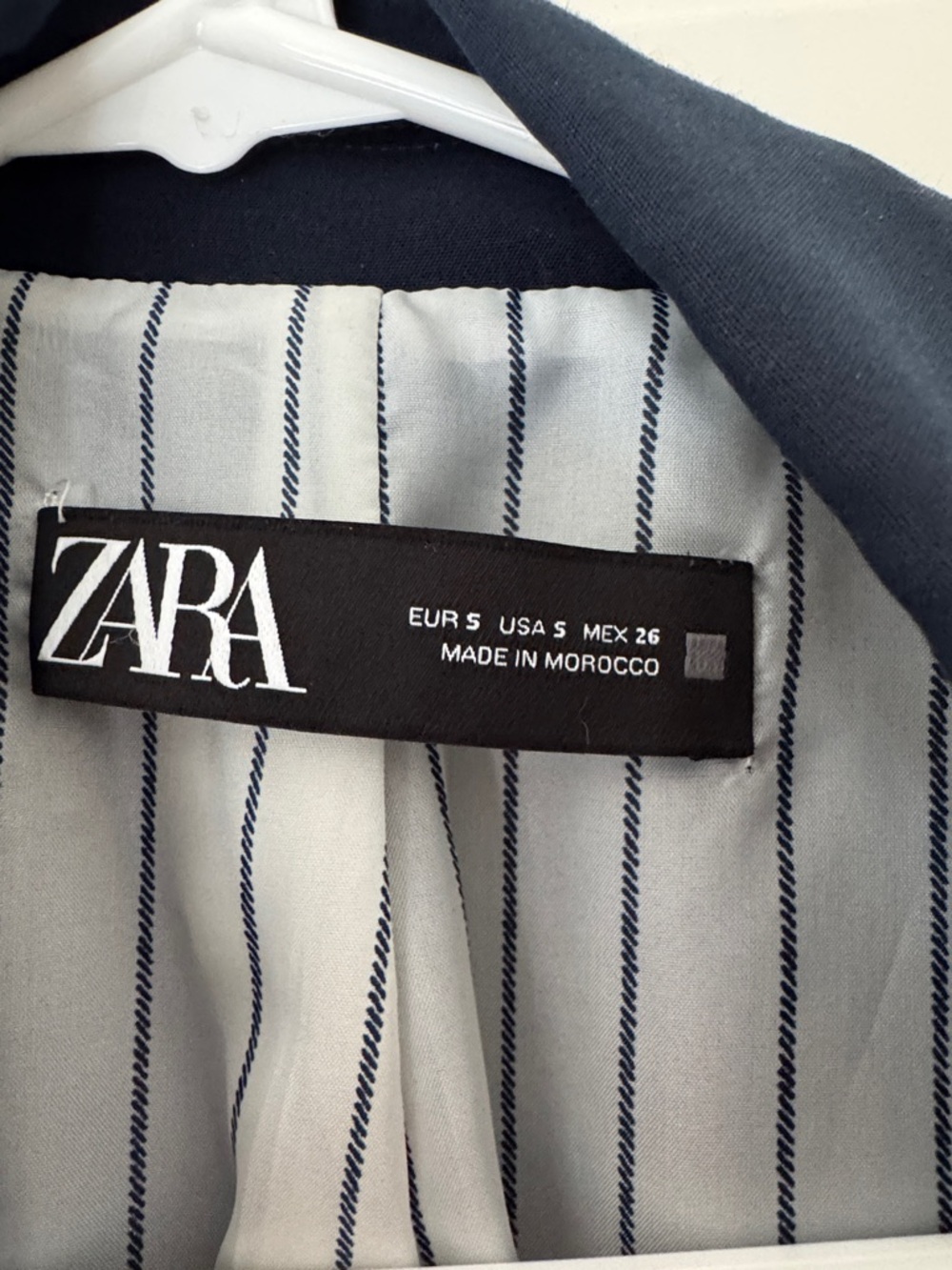 Zara Navy Double-Breasted Blazer with Gold Buttons - Picture 2 of 4